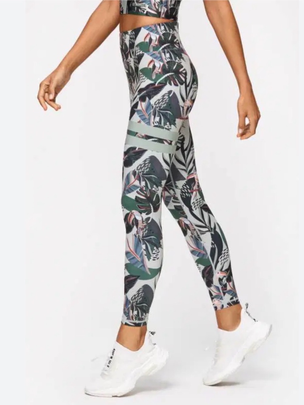 STRONGER Leggings in Tropical Print